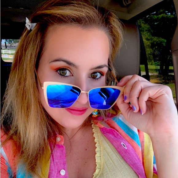 Meet your Posher, Megan - Picture 1 of 5